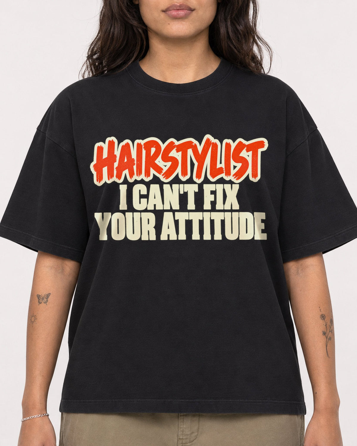 Mockup Boxy Heavyweight Tee Black female close-up 06
