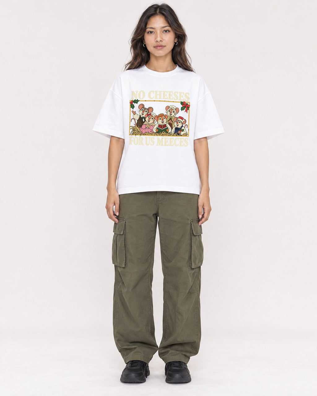 Mockup Boxy Heavyweight Tee White female full-body 02