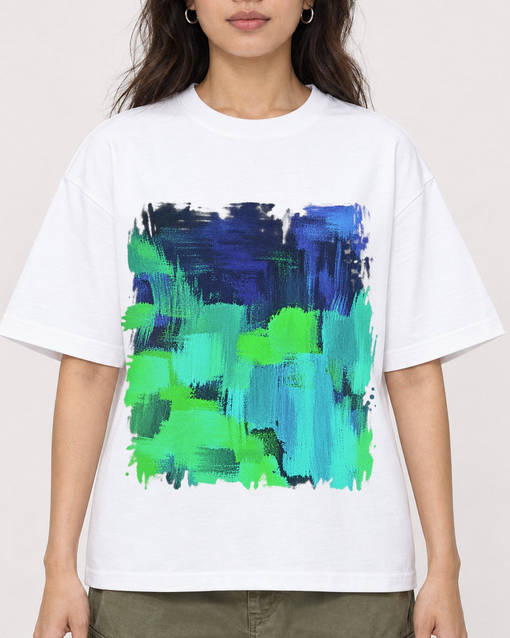 Mockup Boxy Heavyweight Tee White female close-up 02