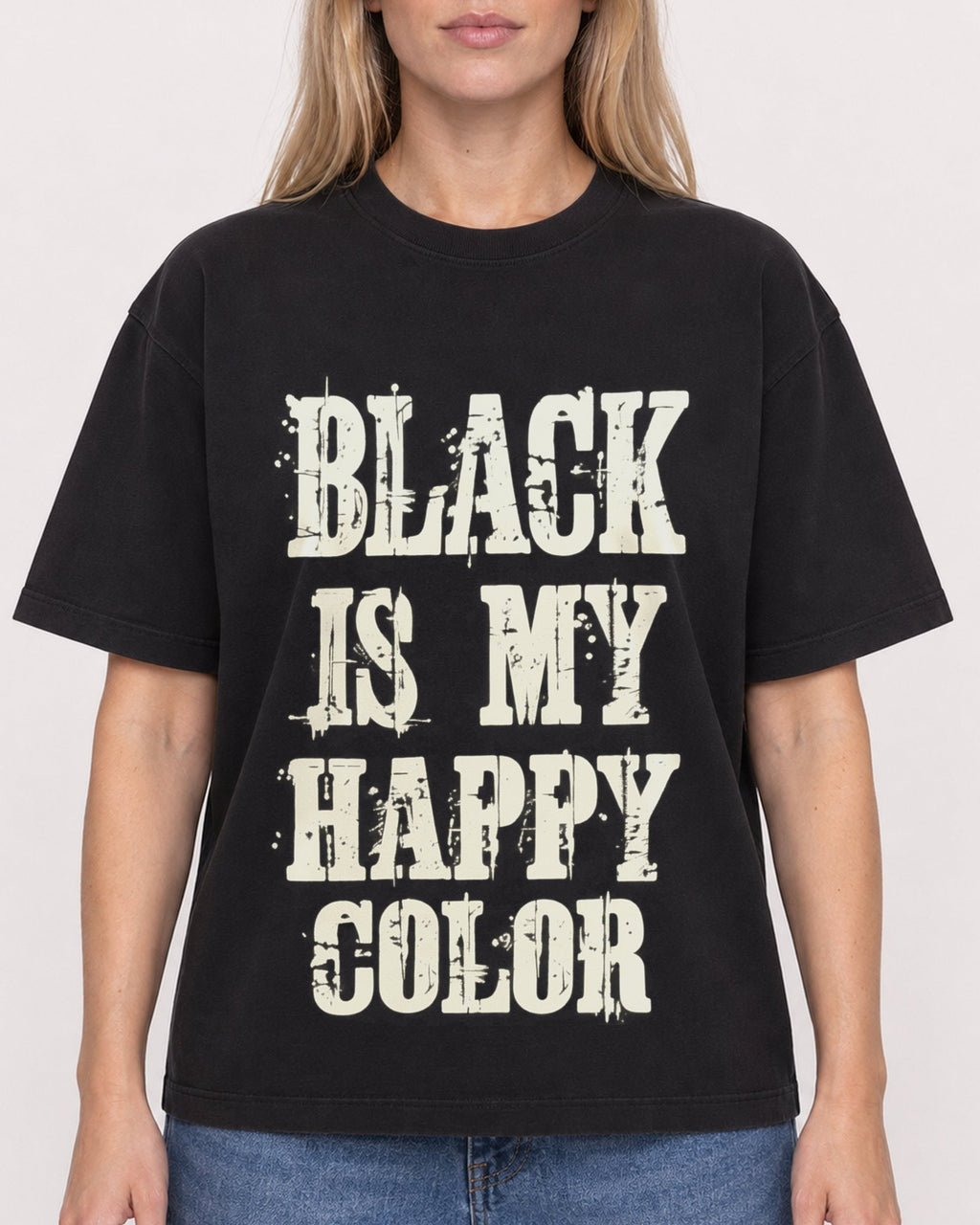 Mockup Boxy Heavyweight Tee Black female close-up 08
