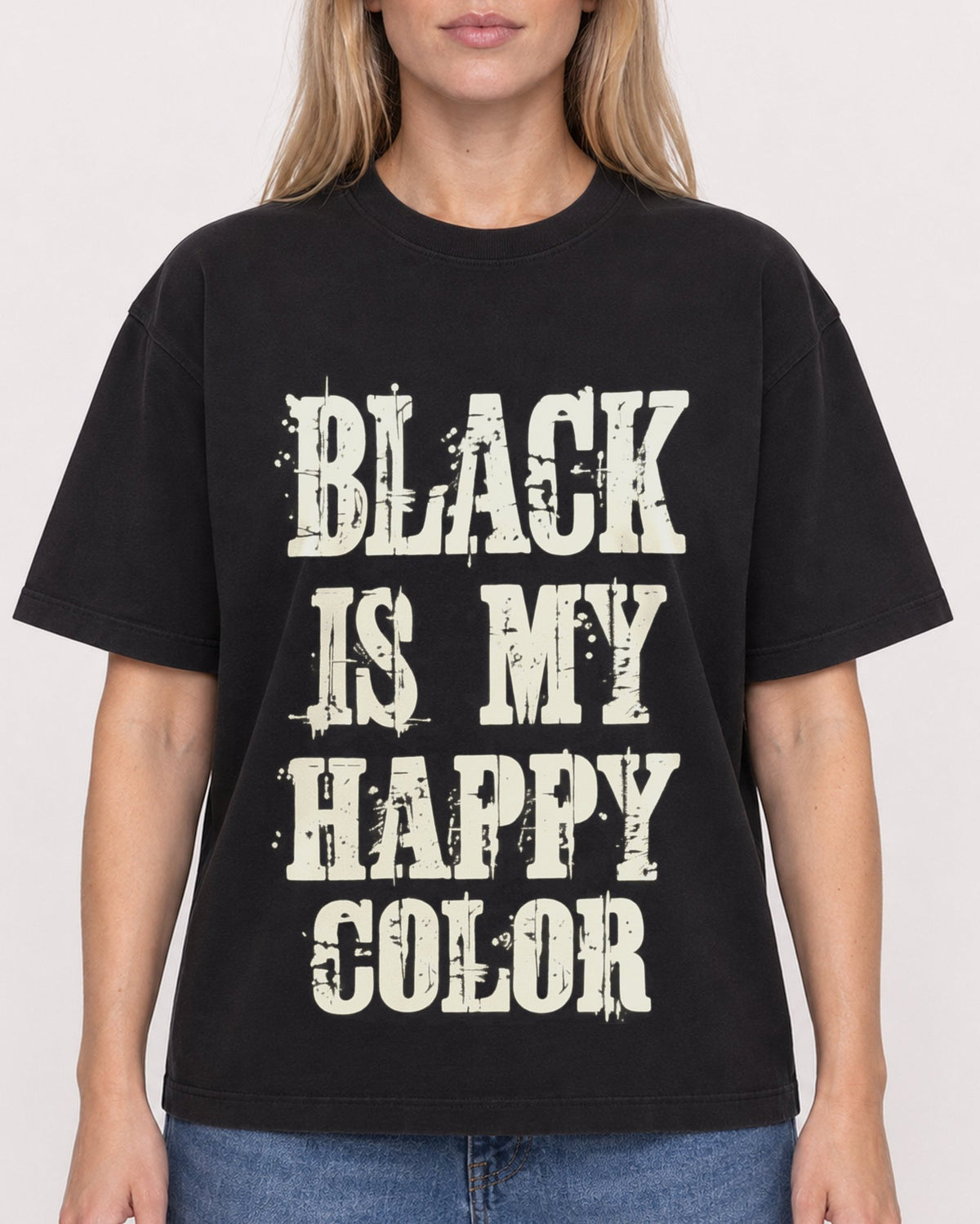 Mockup Boxy Heavyweight Tee Black female close-up 08