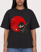 Mockup Boxy Heavyweight Tee Black female close-up 04