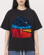 Mockup Boxy Heavyweight Tee Black female close-up 01