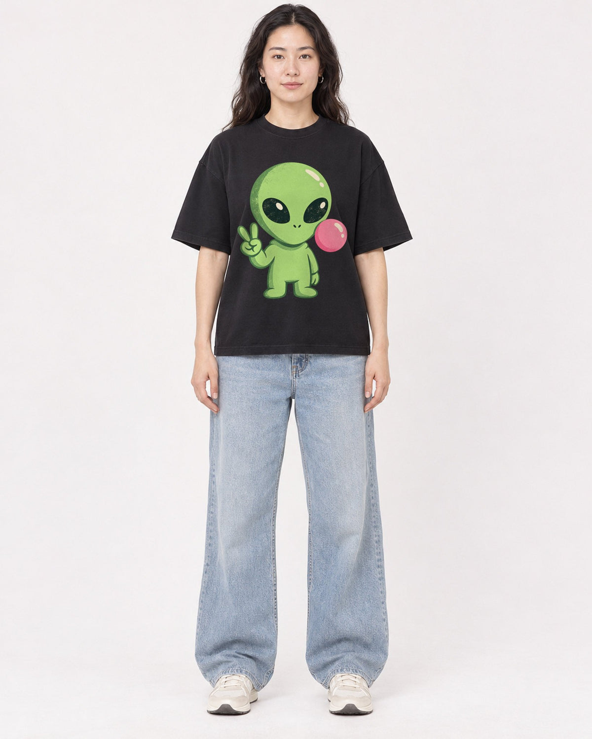 Mockup Boxy Heavyweight Tee Black female full-body 03