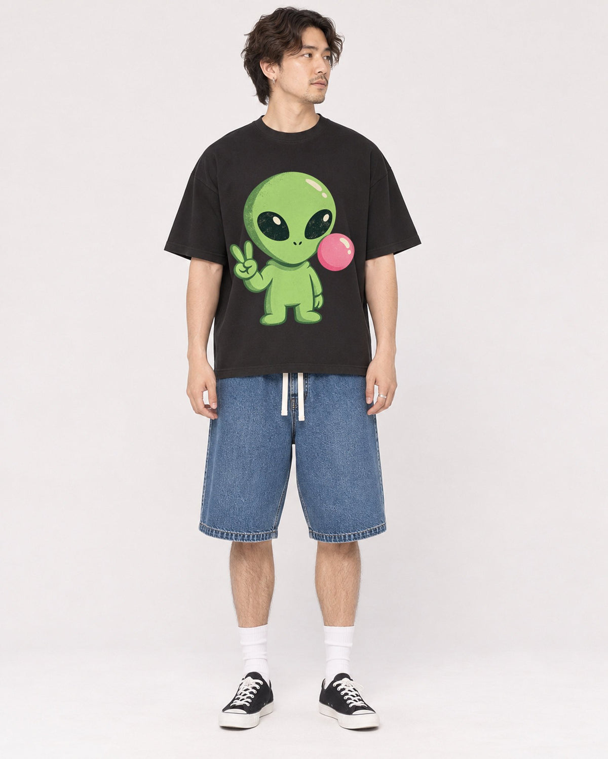 Mockup Boxy Heavyweight Tee Black male full-body 03