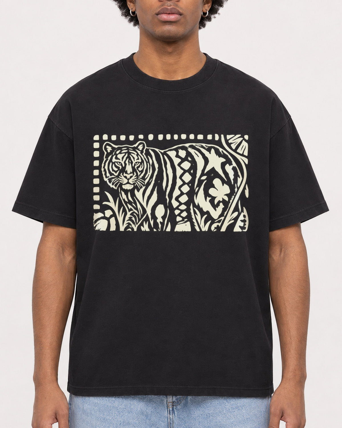 Mockup Boxy Heavyweight Tee Black male close-up 45