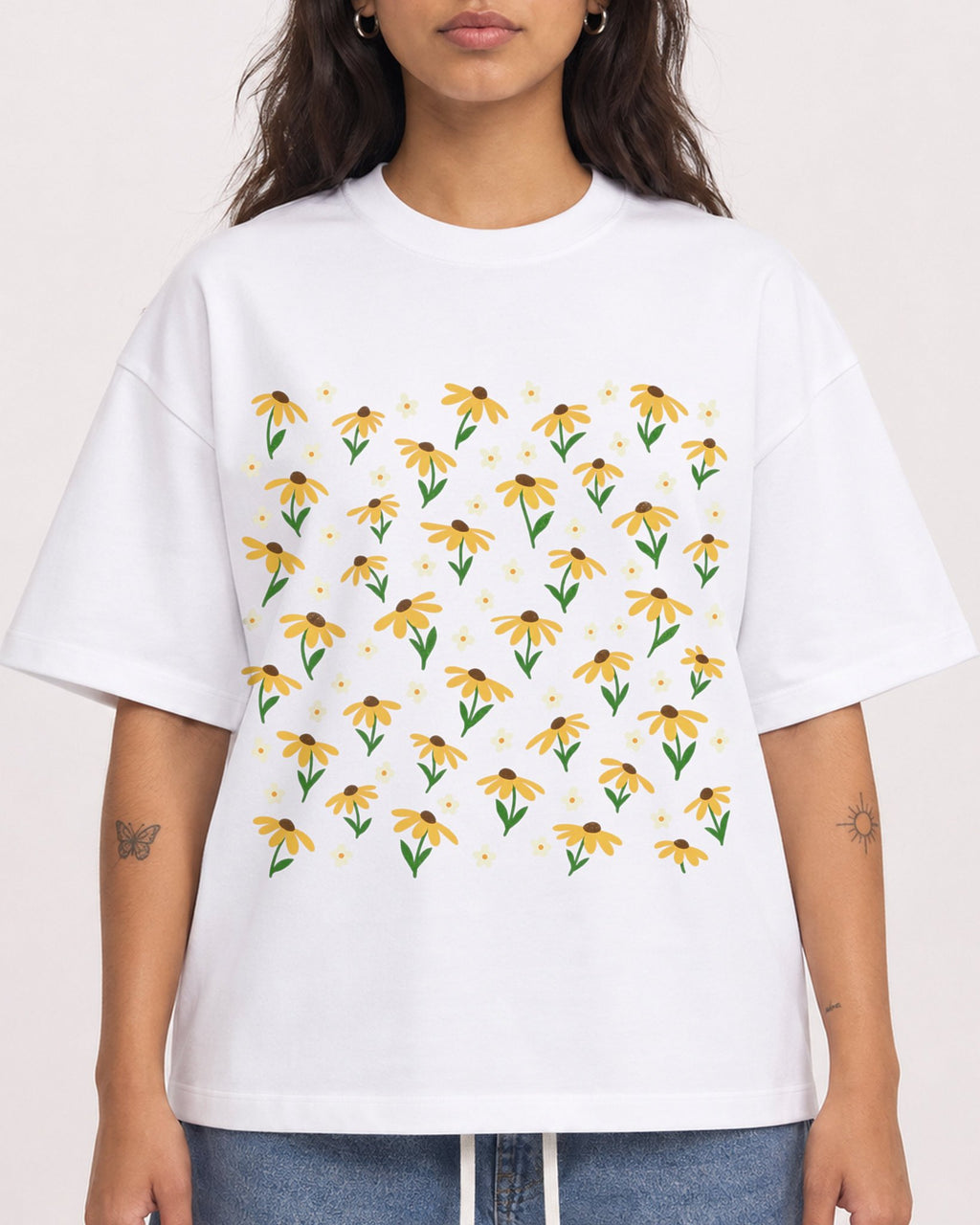 Mockup Boxy Heavyweight Tee White female close-up 06