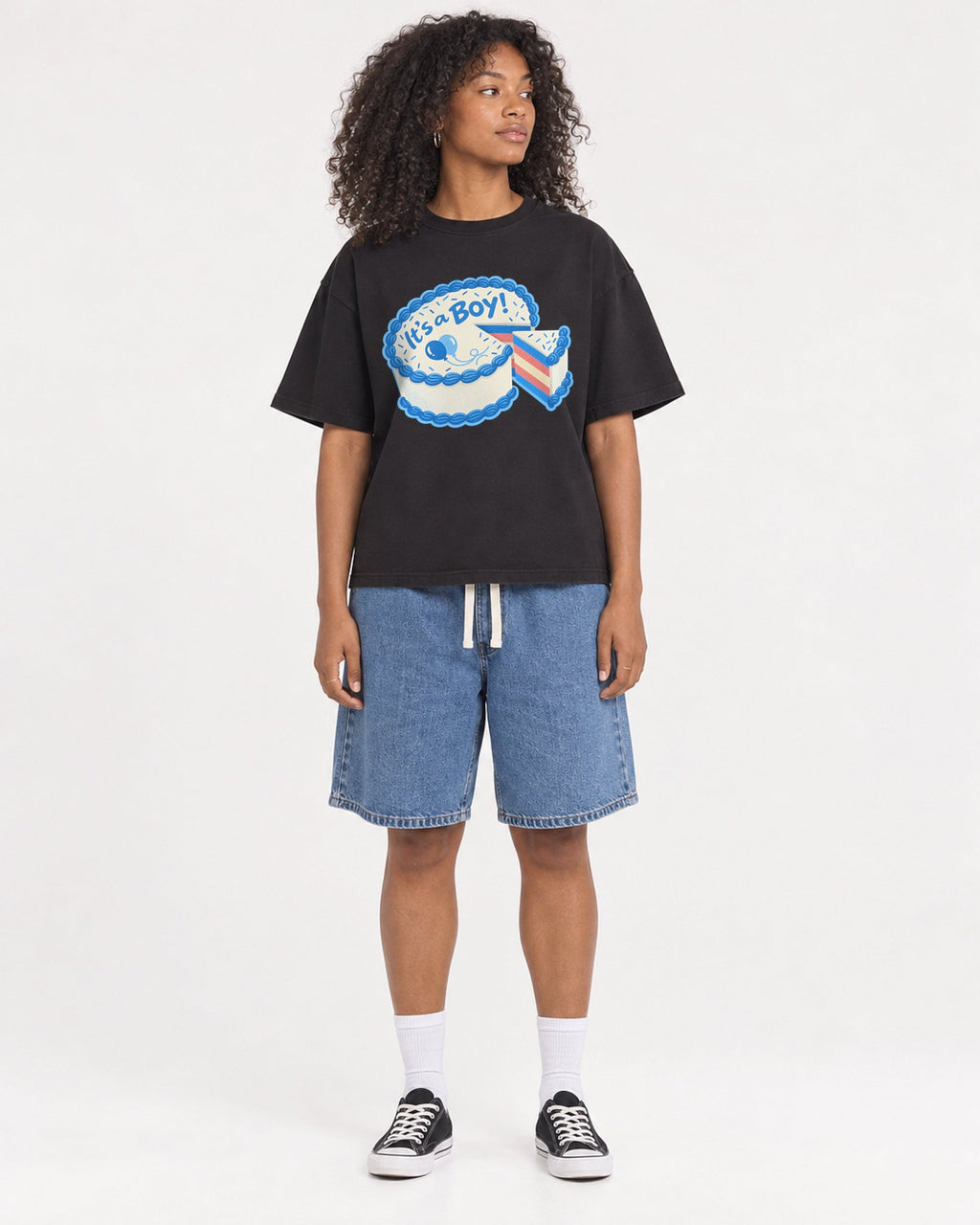 Mockup Boxy Heavyweight Tee Black female full-body 05