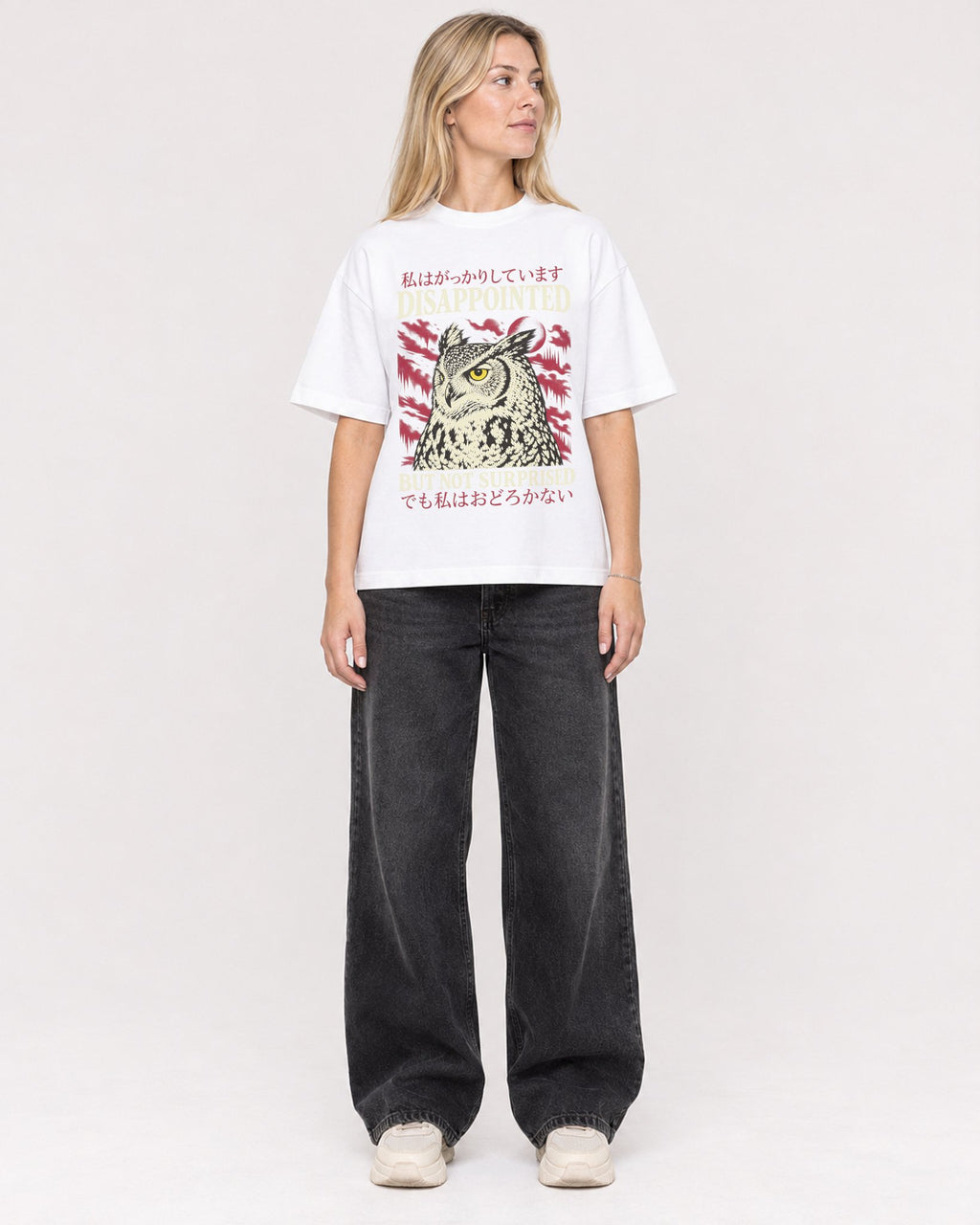 Mockup Boxy Heavyweight Tee White female full-body 08