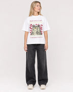 Mockup Boxy Heavyweight Tee White female full-body 08