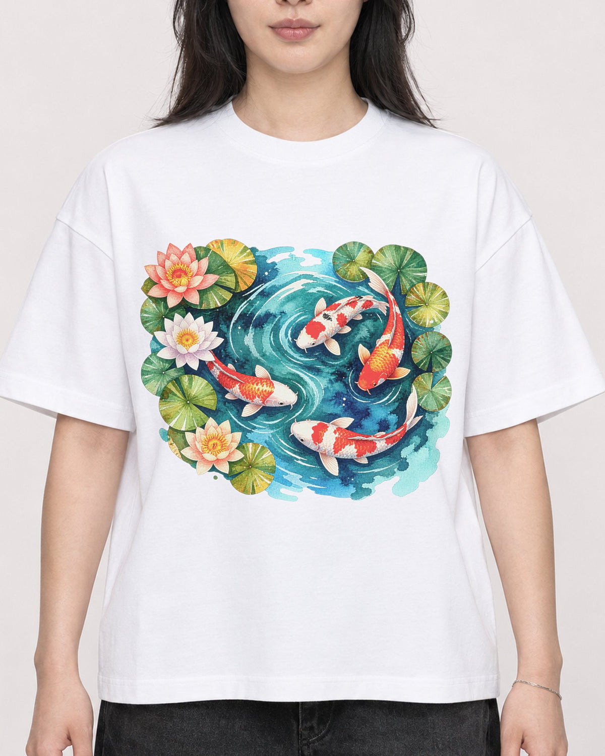 Mockup Boxy Heavyweight Tee White female close-up 13