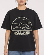 Mockup Boxy Heavyweight Tee Black female close-up 12