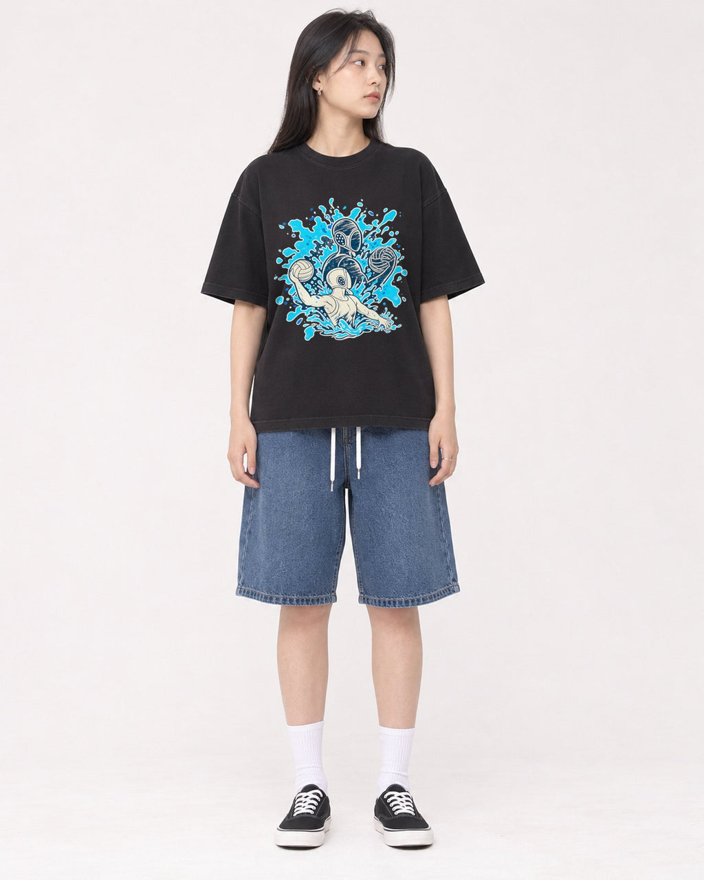 Mockup Boxy Heavyweight Tee Black female full-body 01
