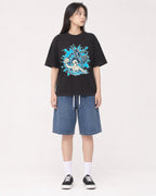 Mockup Boxy Heavyweight Tee Black female full-body 01