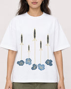 Mockup Boxy Heavyweight Tee White female close-up 02