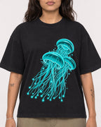 Mockup Boxy Heavyweight Tee Black female close-up 06