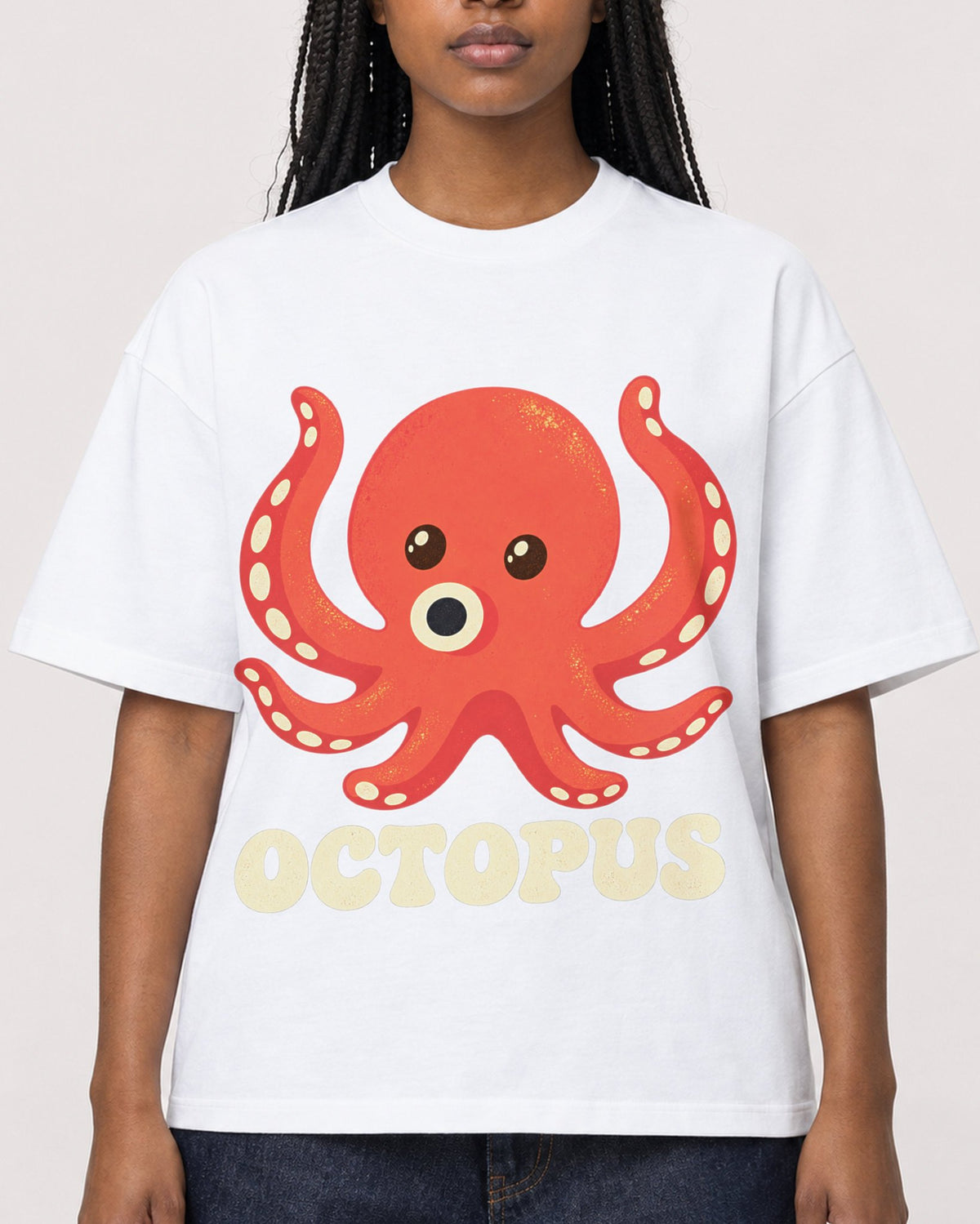 Mockup Boxy Heavyweight Tee White female close-up 04