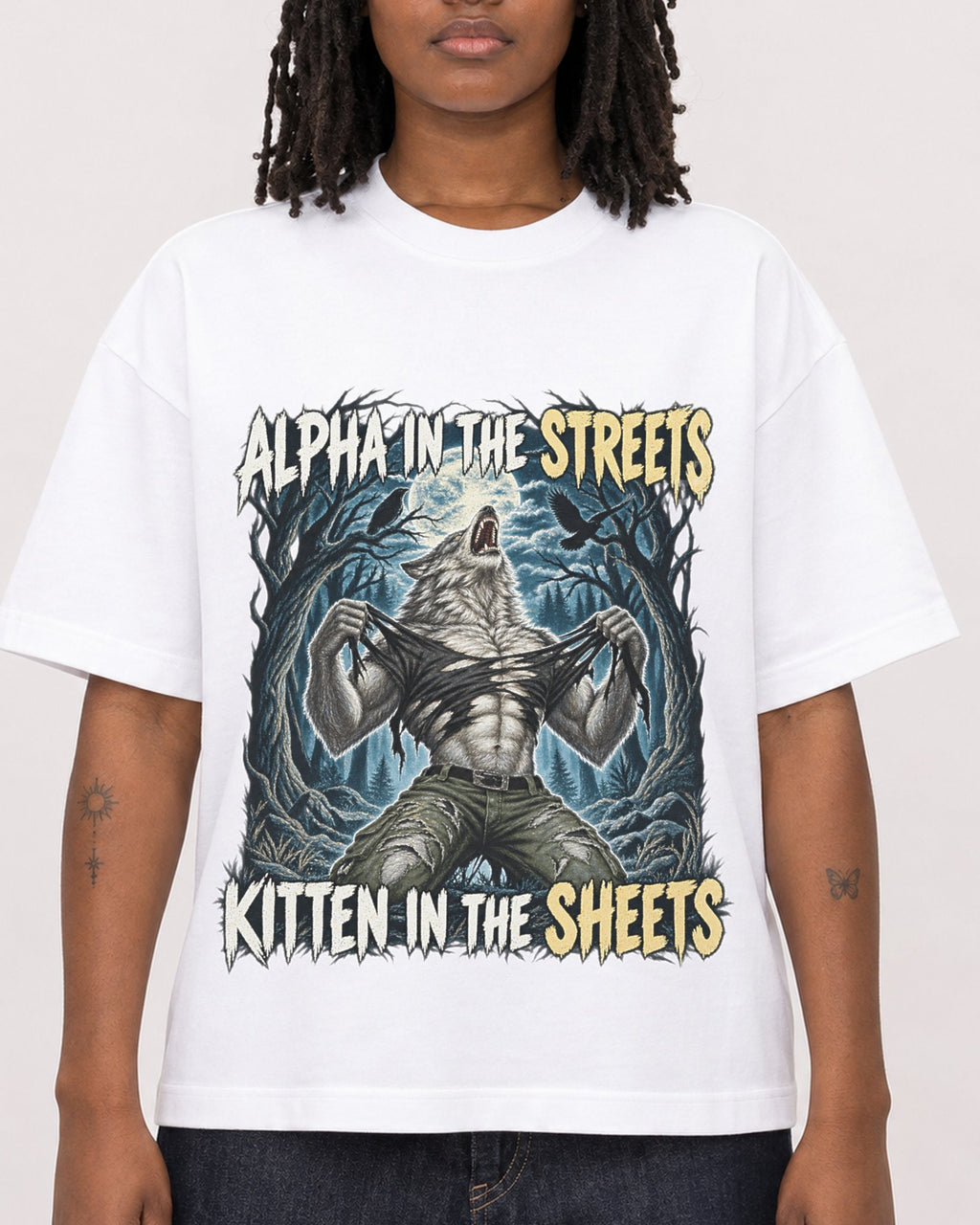 Mockup Boxy Heavyweight Tee White female close-up 24