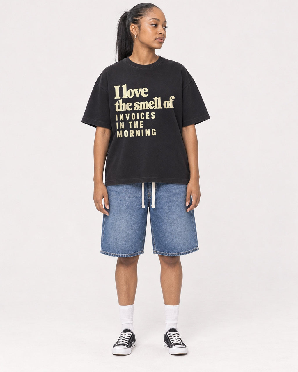 Mockup Boxy Heavyweight Tee Black female full-body 25