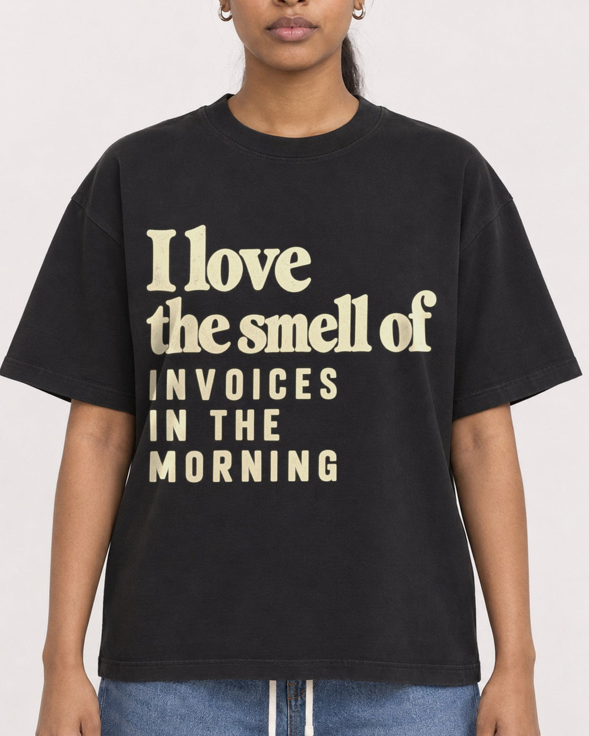 Mockup Boxy Heavyweight Tee Black female close-up 25