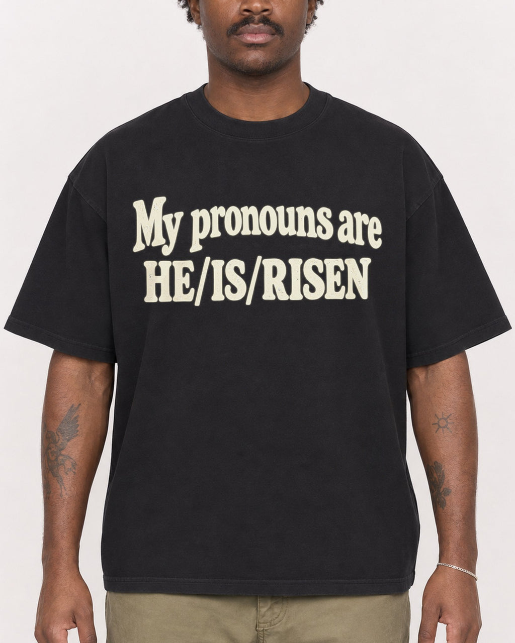 Mockup Boxy Heavyweight Tee Black male close-up 24