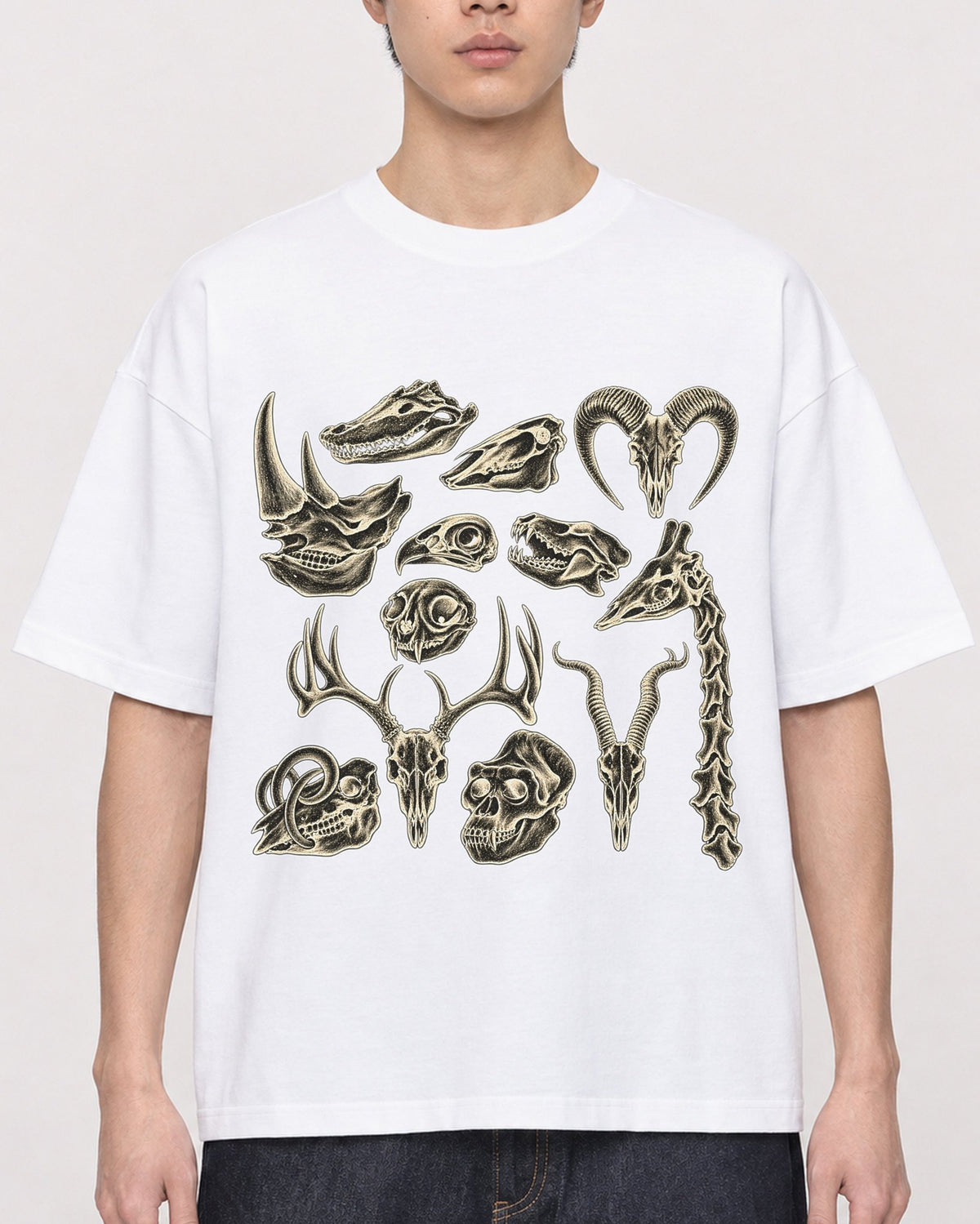 Mockup Boxy Heavyweight Tee White male close-up 01