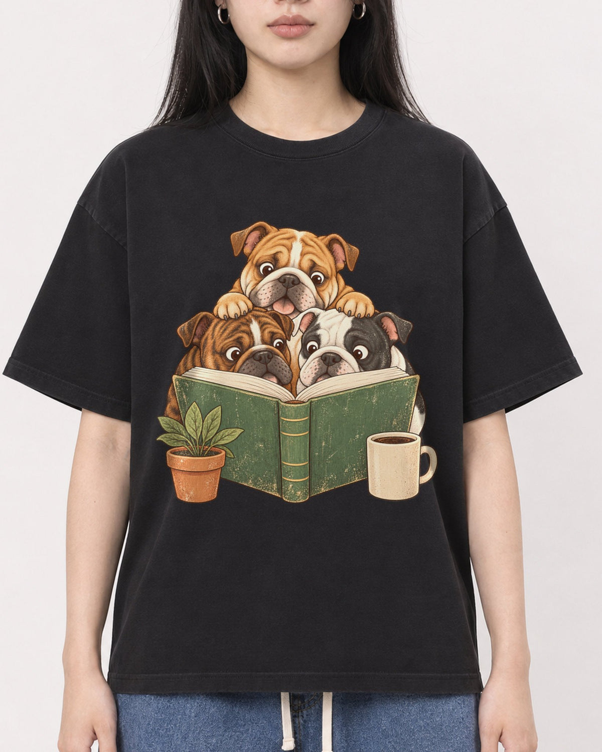 Mockup Boxy Heavyweight Tee Black female close-up 01