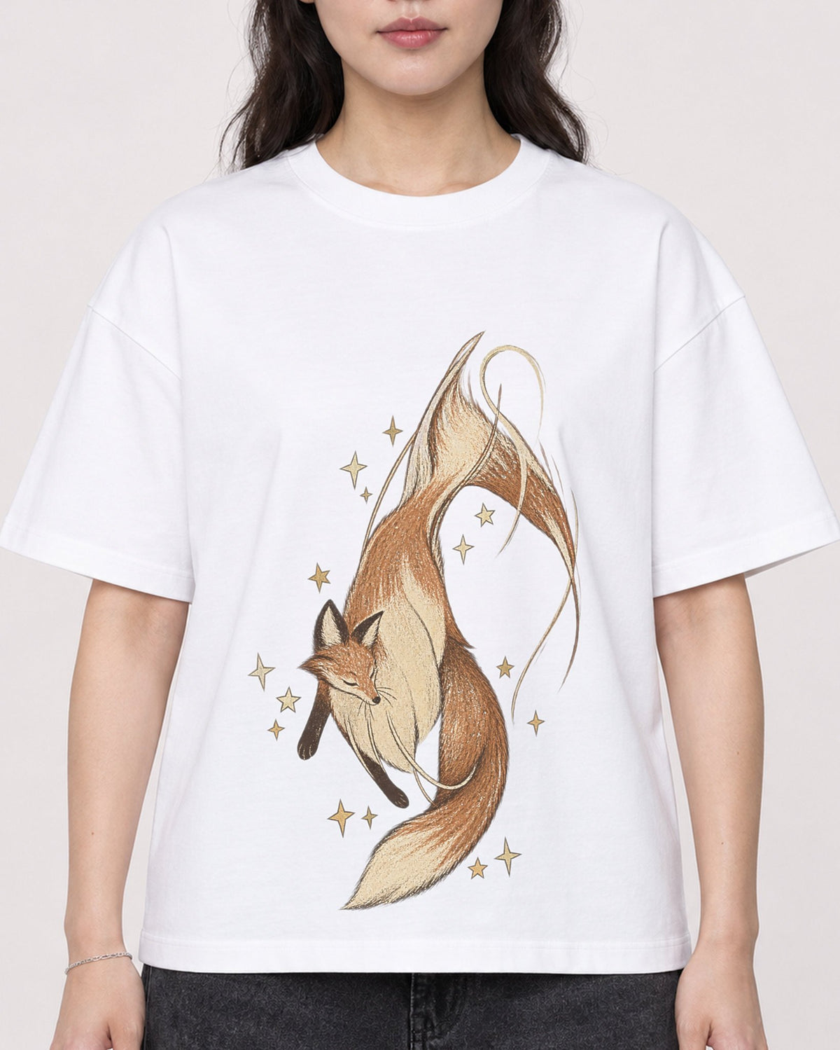 Mockup Boxy Heavyweight Tee White female close-up 03
