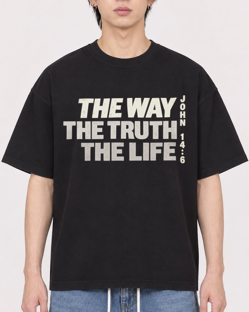 Mockup Boxy Heavyweight Tee Black male close-up 11