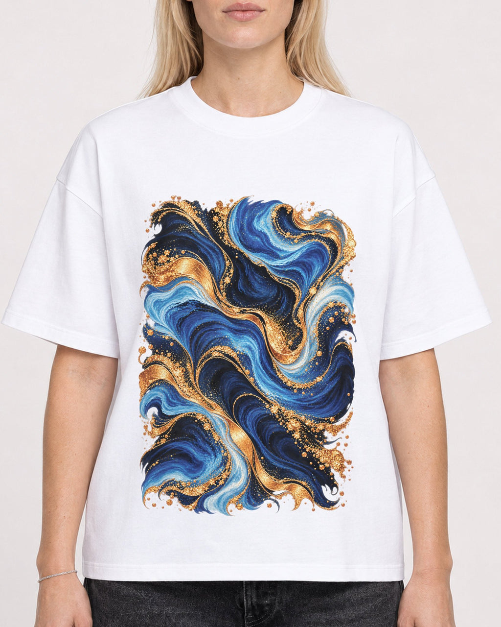 Mockup Boxy Heavyweight Tee White female close-up 08