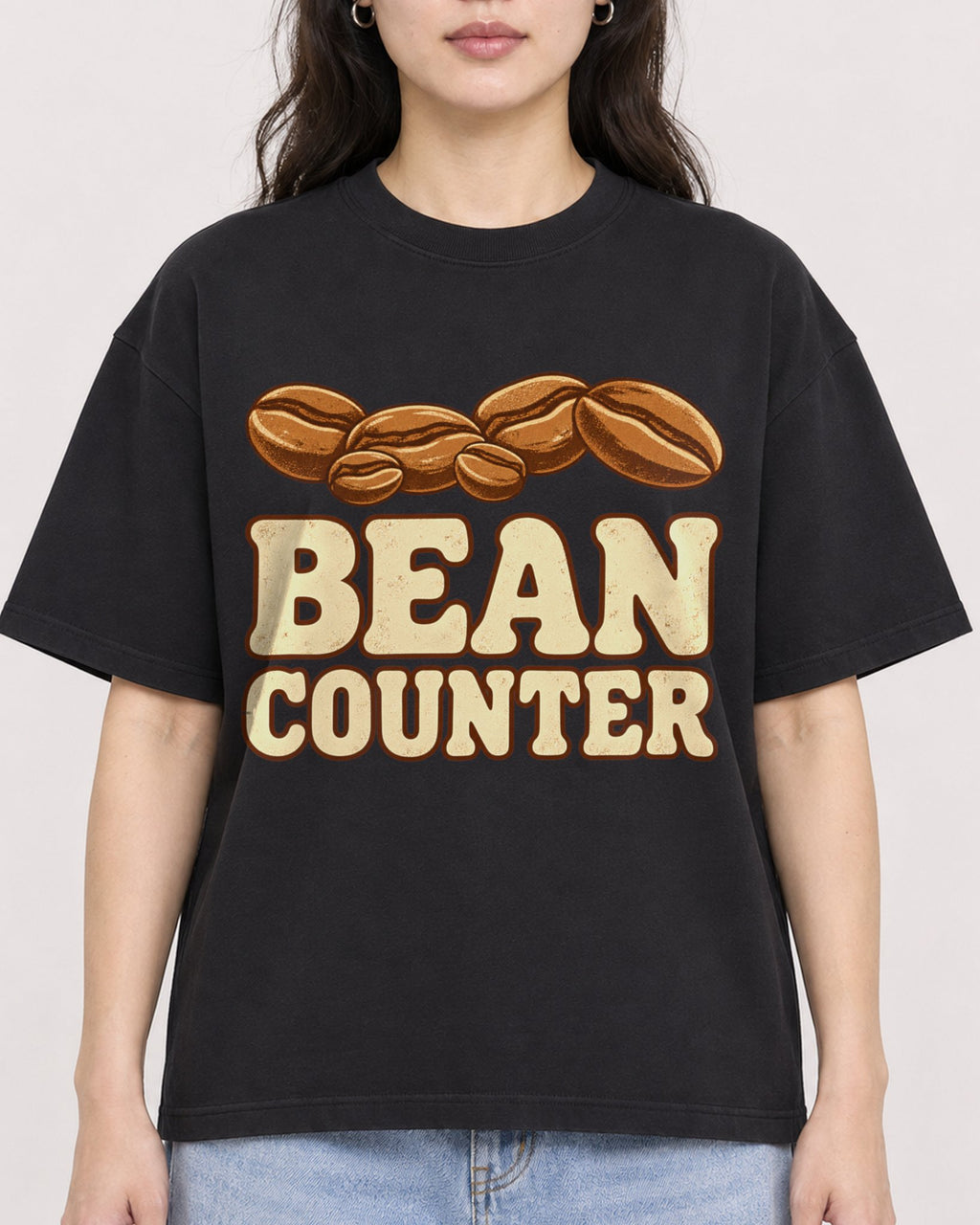 Mockup Boxy Heavyweight Tee Black female close-up 03