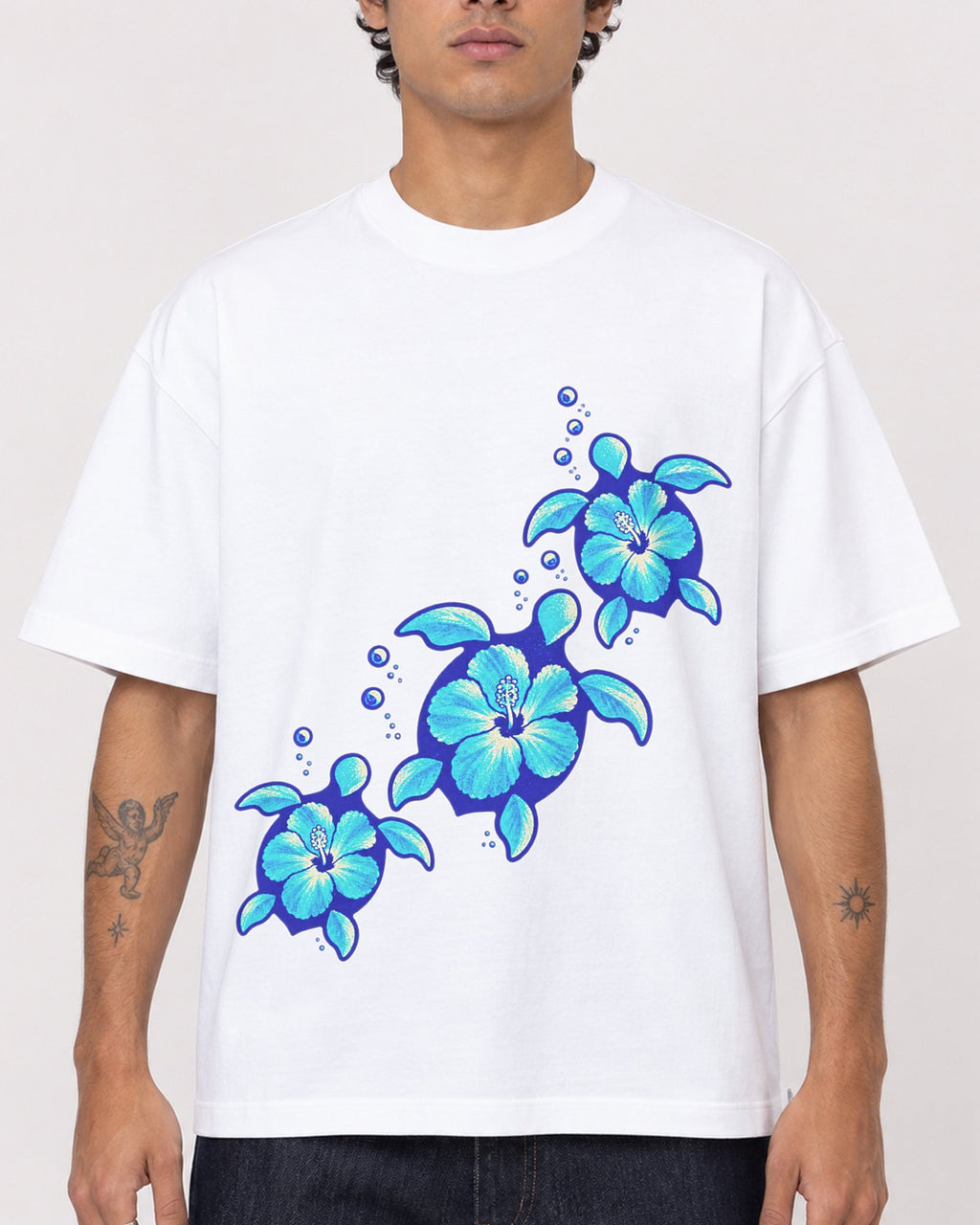 Mockup Boxy Heavyweight Tee White male close-up 06