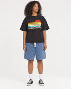 Mockup Boxy Heavyweight Tee Black female full-body 05