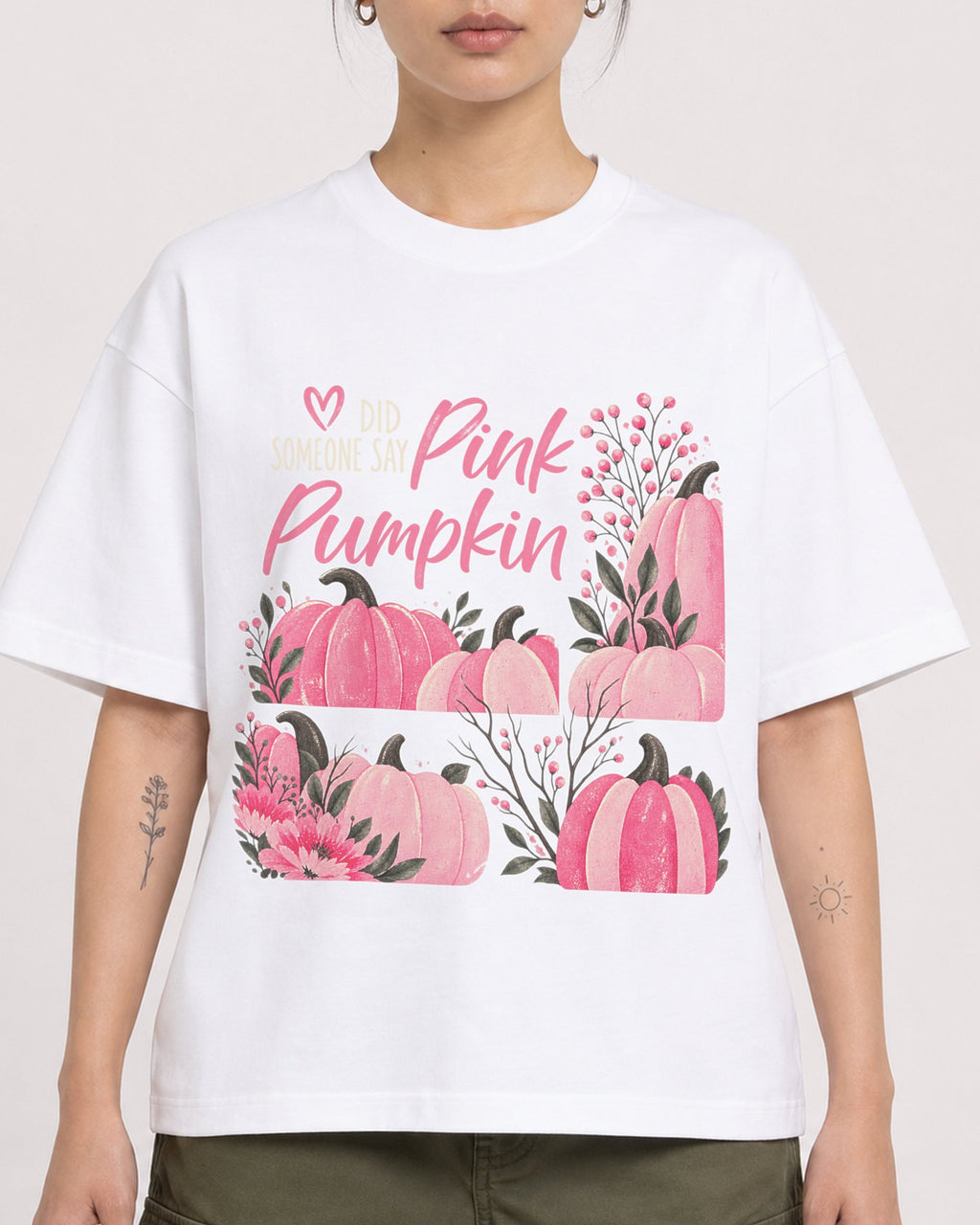 Mockup Boxy Heavyweight Tee White female close-up 12