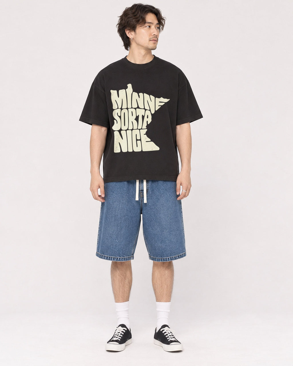 Mockup Boxy Heavyweight Tee Black male full-body 03
