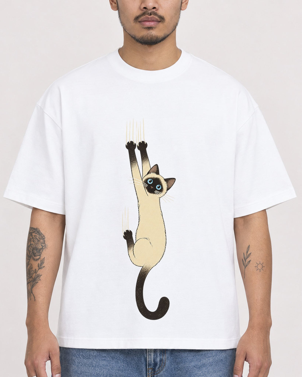 Mockup Boxy Heavyweight Tee White male close-up 12