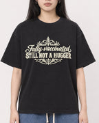 Mockup Boxy Heavyweight Tee Black female close-up 01