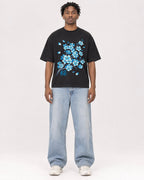 Mockup Boxy Heavyweight Tee Black male full-body 05