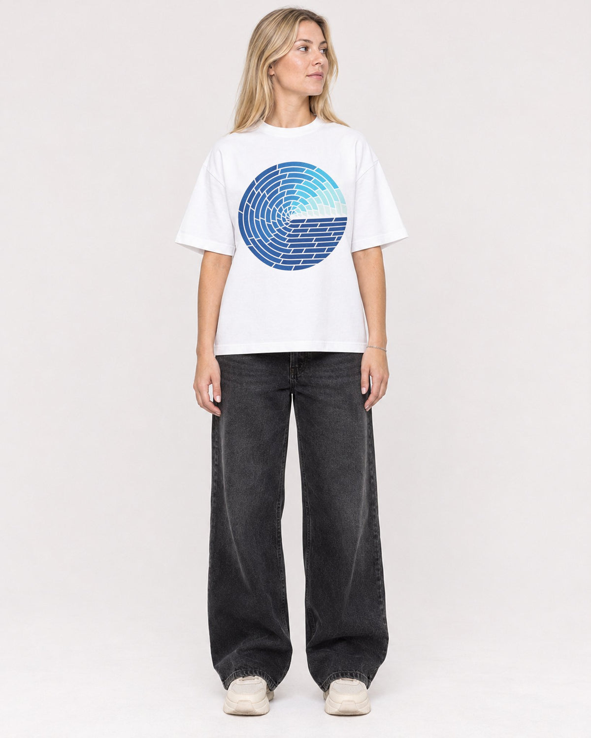 Mockup Boxy Heavyweight Tee White female full-body 08