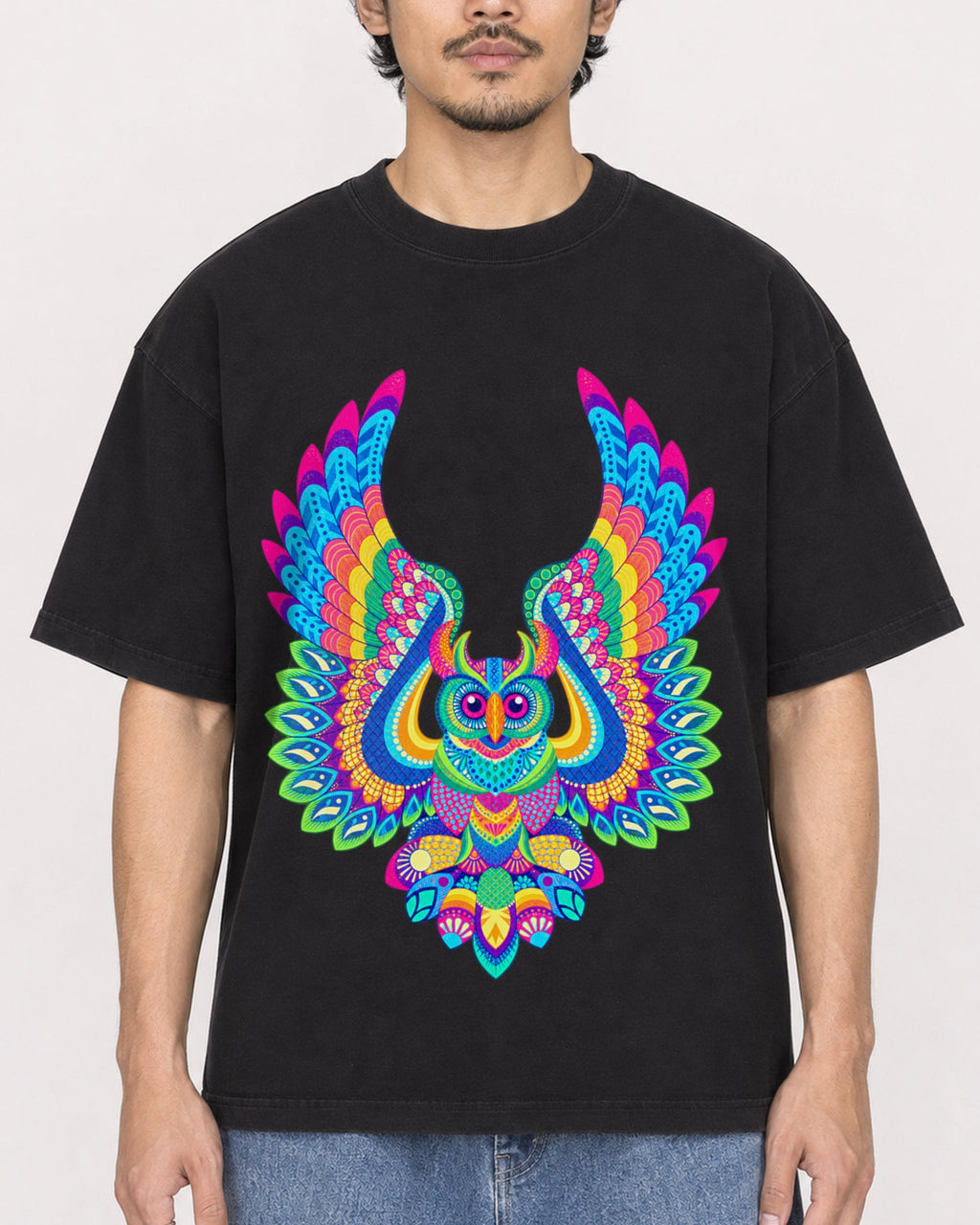 Mockup Boxy Heavyweight Tee Black male close-up 02