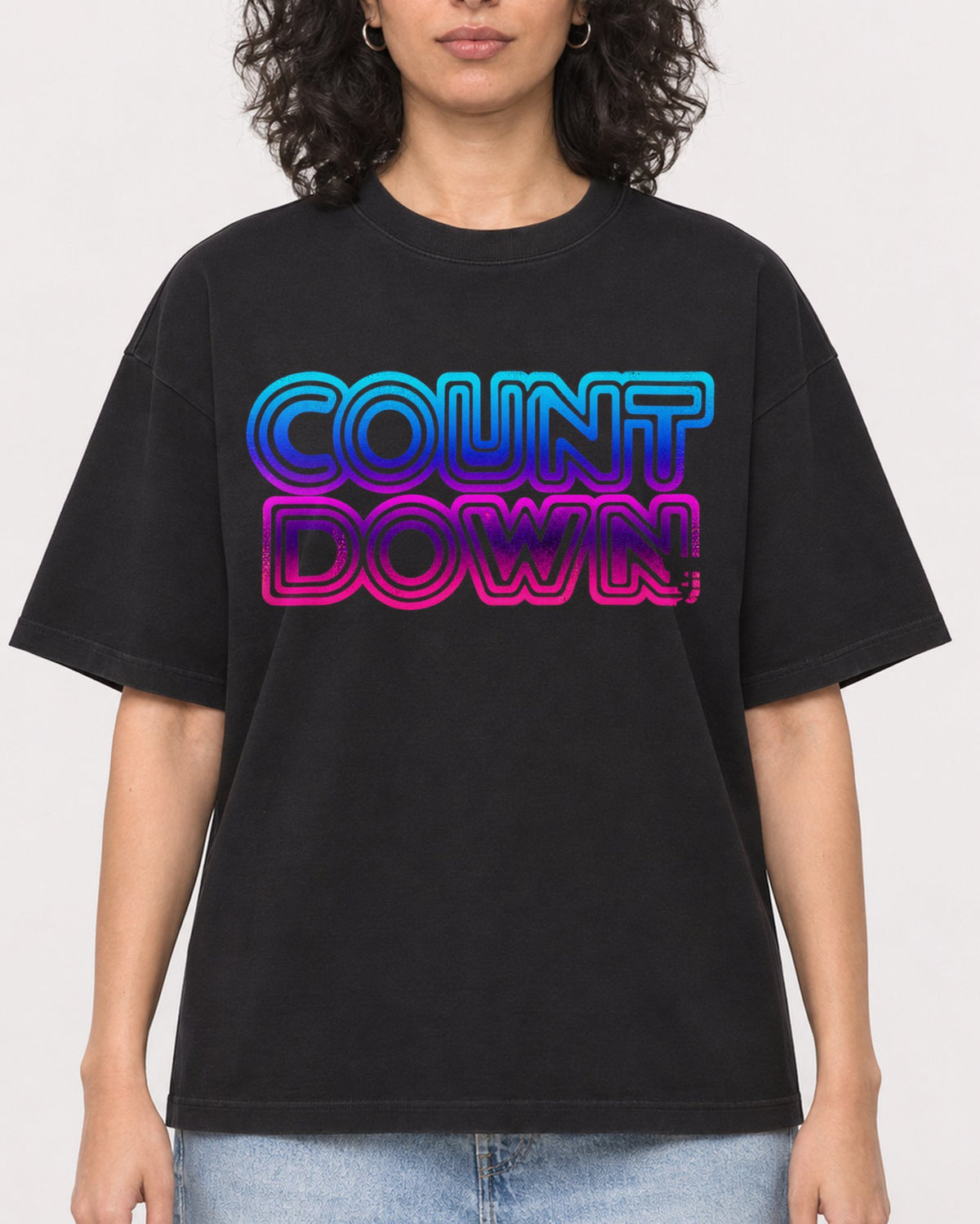 Mockup Boxy Heavyweight Tee Black female close-up 27