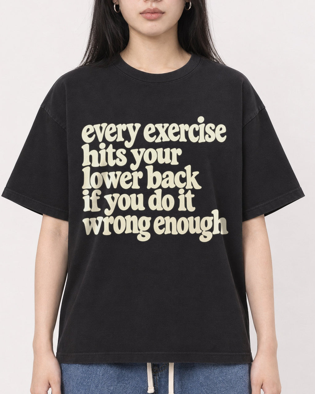 Mockup Boxy Heavyweight Tee Black female close-up 01