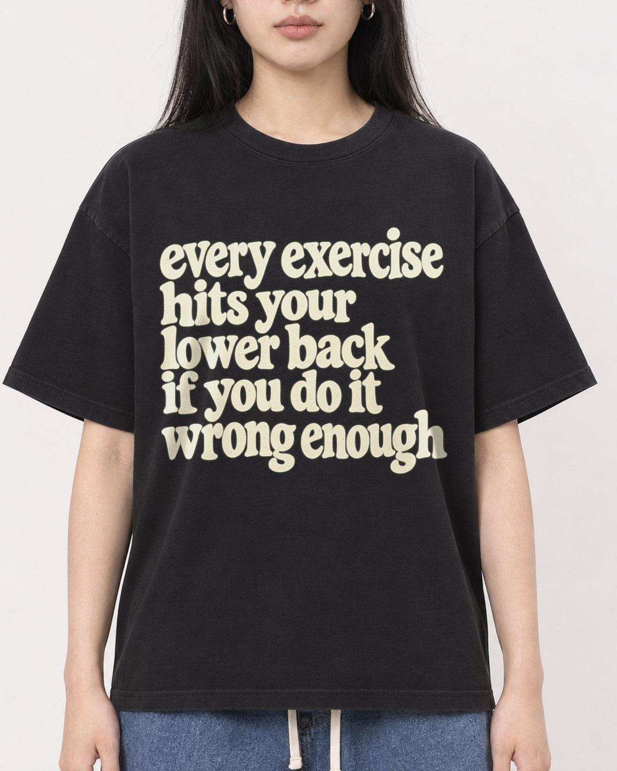 Mockup Boxy Heavyweight Tee Black female close-up 01