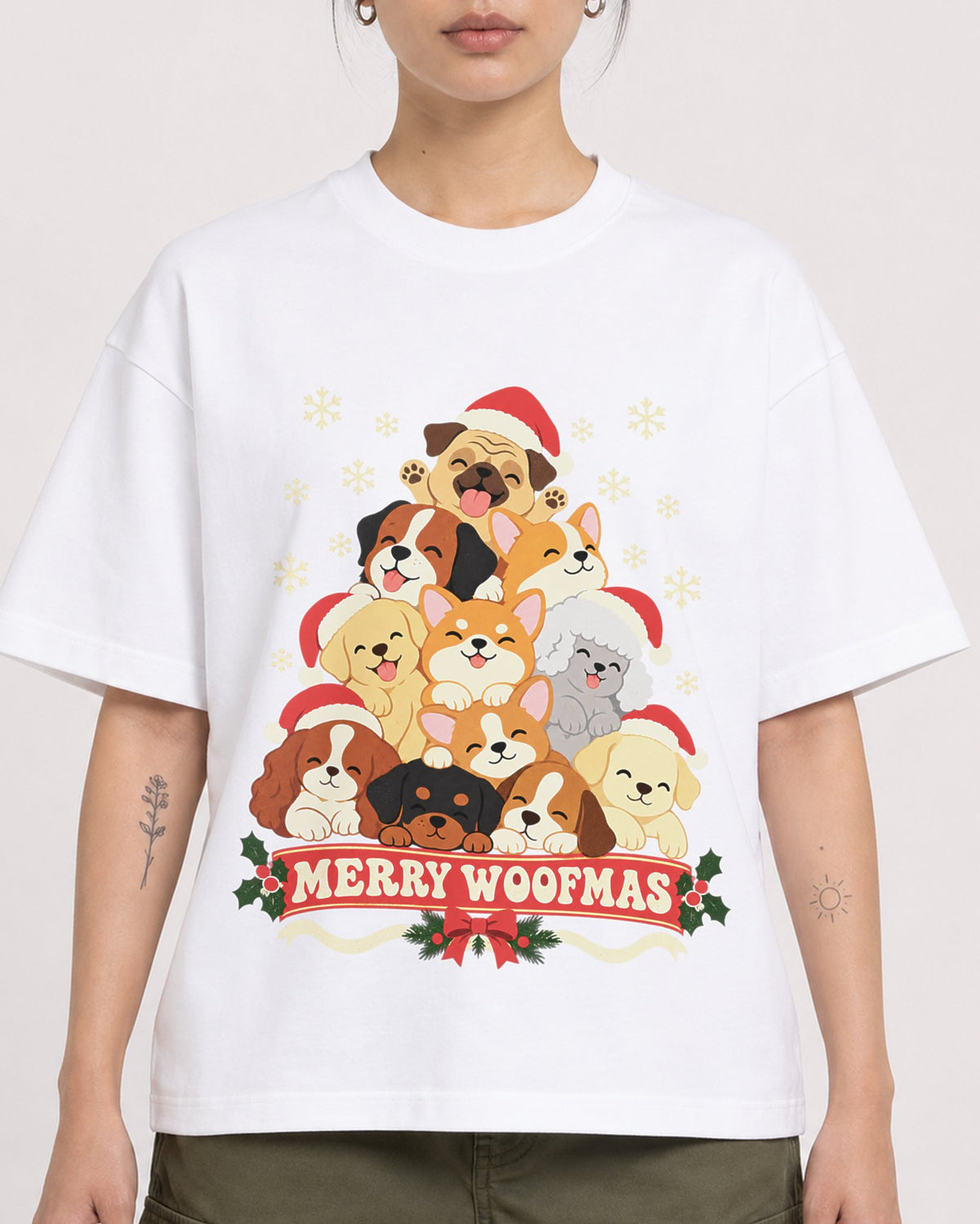Mockup Boxy Heavyweight Tee White female close-up 12