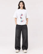 Mockup Boxy Heavyweight Tee White female full-body 03