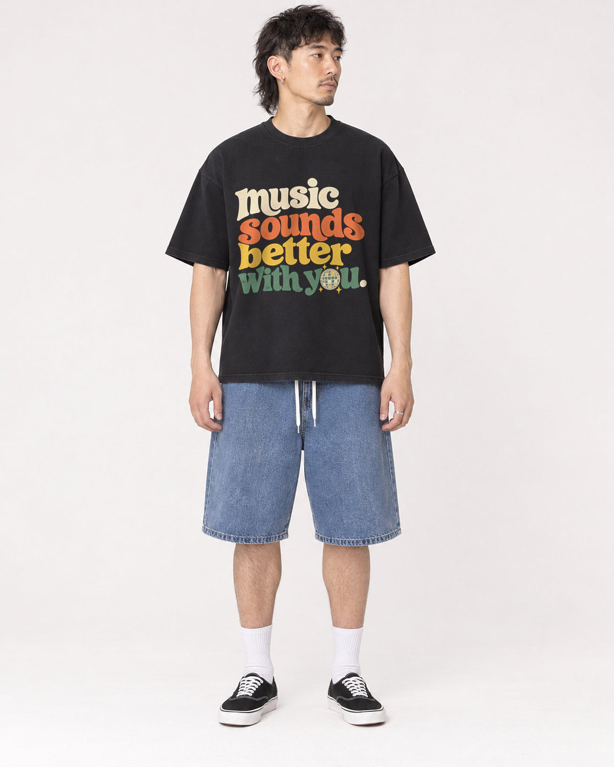 Mockup Boxy Heavyweight Tee Black male full-body 23