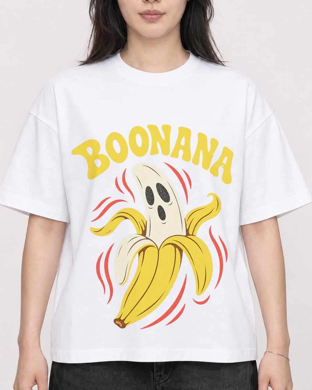 Mockup Boxy Heavyweight Tee White female close-up 13