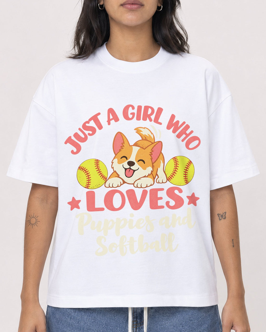Mockup Boxy Heavyweight Tee White female close-up 36