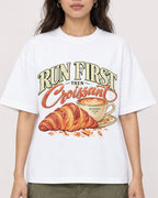 Mockup Boxy Heavyweight Tee White female close-up 02