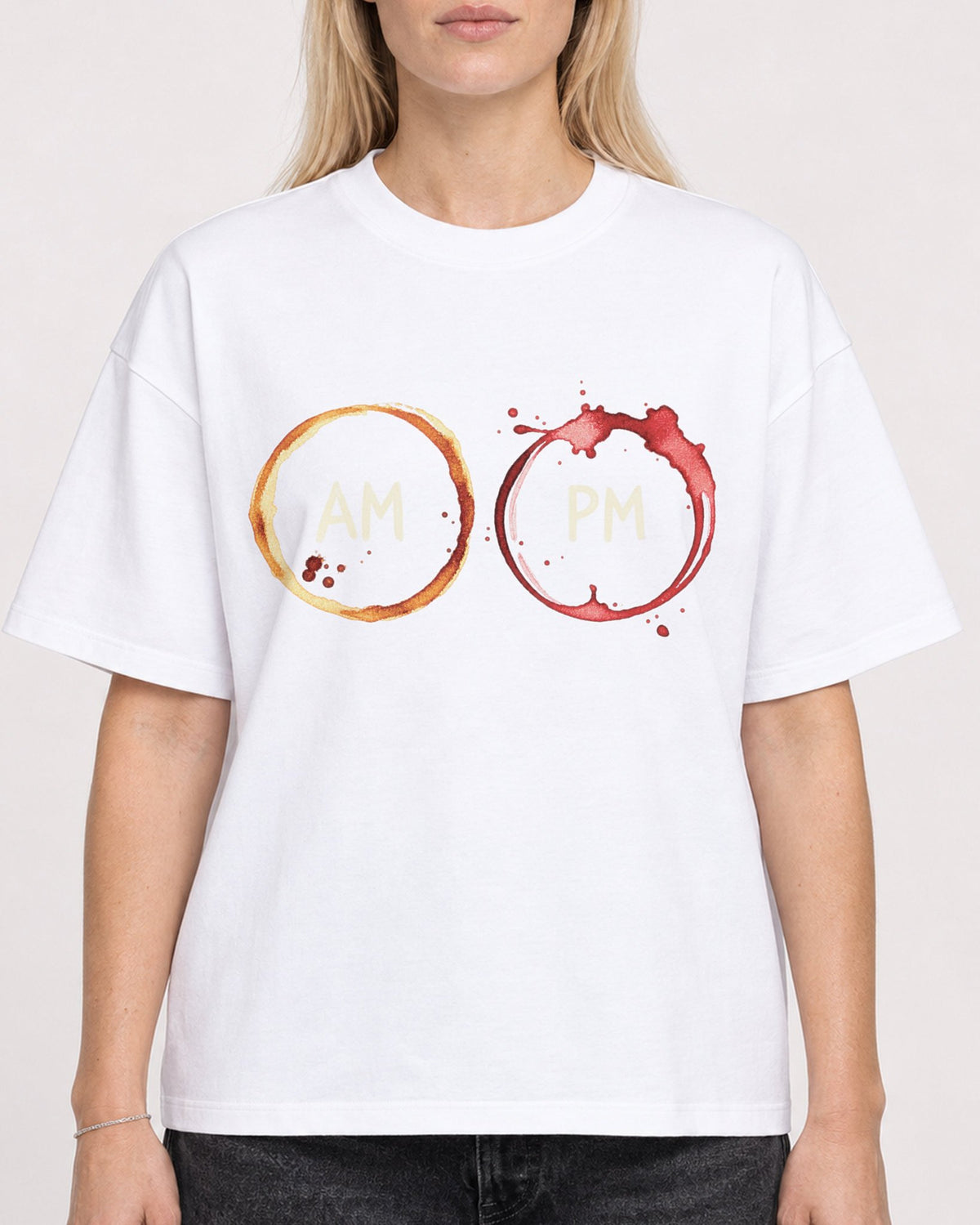 Mockup Boxy Heavyweight Tee White female close-up 08